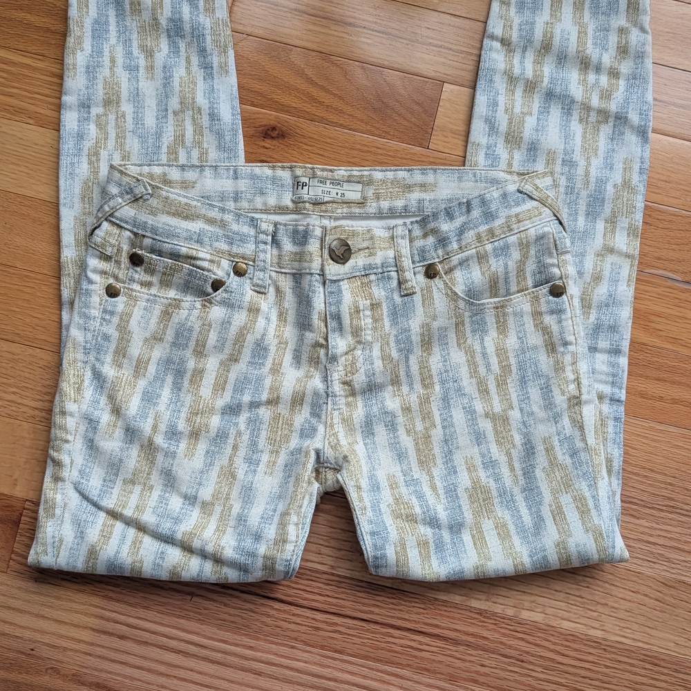 Free People Tan Sky Blue White Chevron Pattern Women's Jeans | Size 25s
